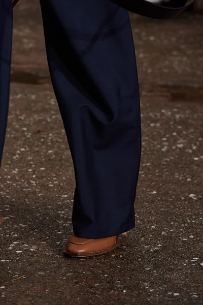 Look 25